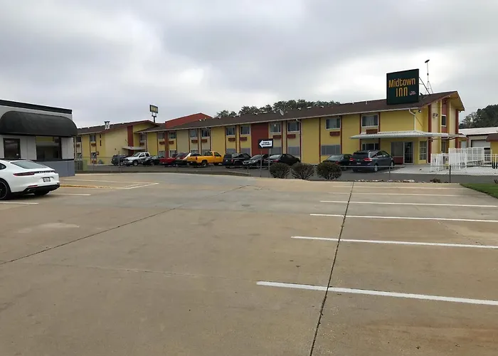 Midtown Motel 2*